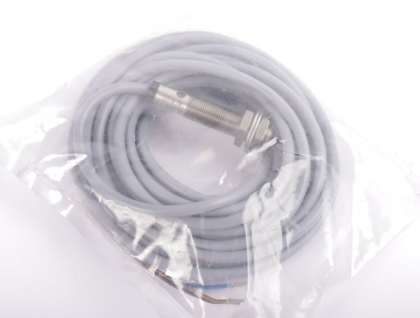 BALLUFF Induktiver Sensor BES 516-325-B0-C #new sealed