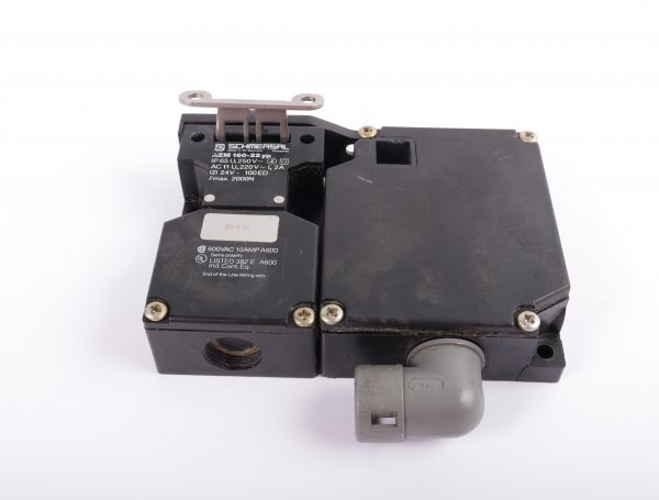 SCHMERSAL Sicherheitszuhaltung AZM 160-22 yp #used