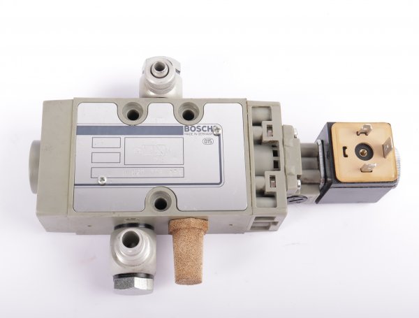 Bosch Magnetventil 0820 018 130 mit Magnetspule #used
