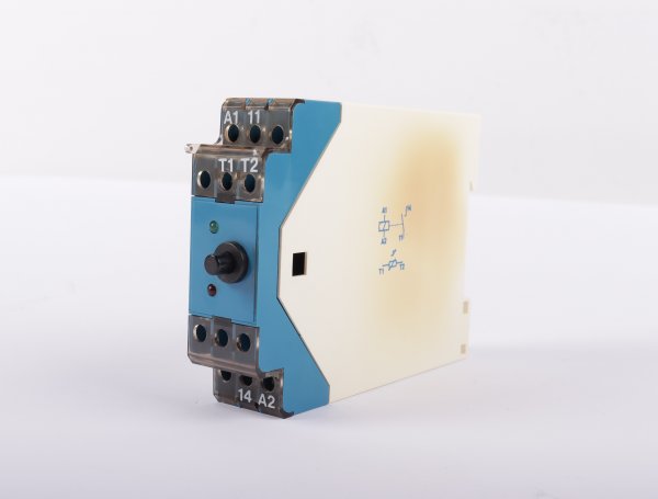 ZANDER AACHEN Schütz DHS 24V 50Hz 2.0-3.5 kOhm #used