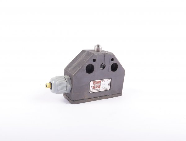 EUCHNER Positionsschalter N1A K 502 10A 250V #used