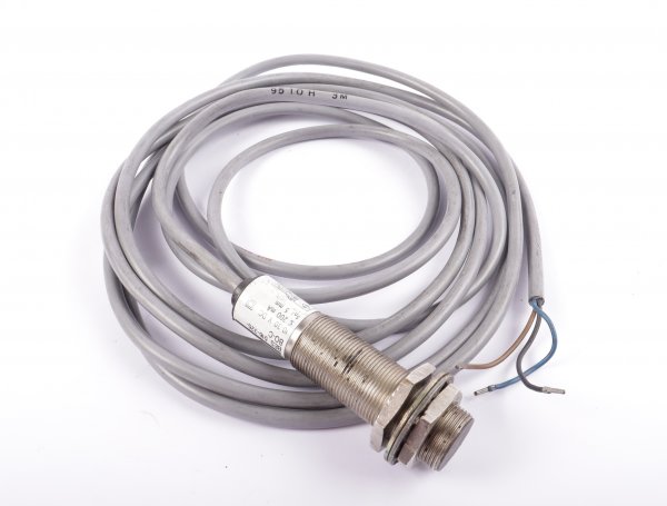 BALLUFF Induktiver Sensor BES 516-326-BO-C #used