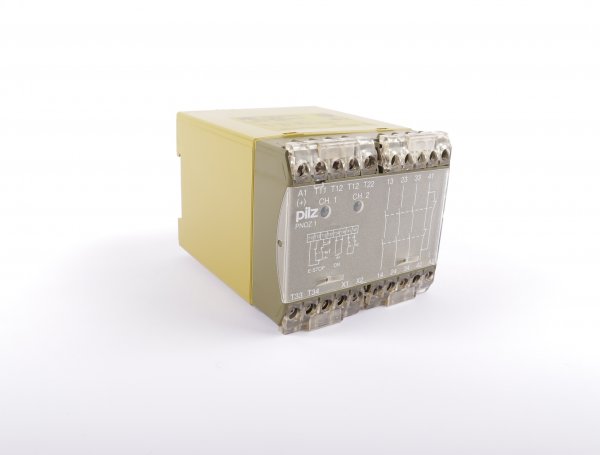 PILZ Sicherheitsrelais PNOZ 1 3S 1Ö 475695 #used