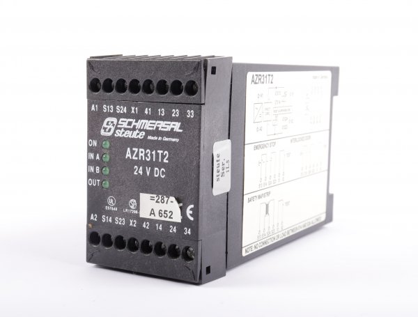 SCHMERSAL Sicherheitsrelais AZR31T2 24V DC #used