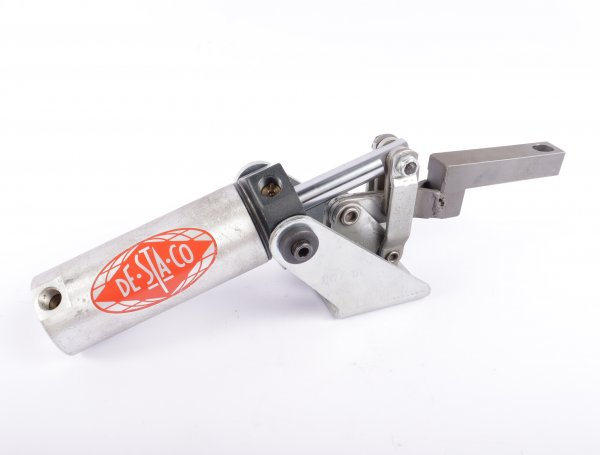 Destaco 807-UF Pneumatischer Kraftspanner 2220 N  horizontaler Zylinder Haltearm modifiziert #used