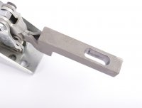 Destaco 807-UF Pneumatischer Kraftspanner 2220 N  horizontaler Zylinder Haltearm modifiziert #used