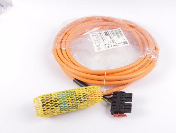 Siemens Leistungsleitung konfektioniert 6FX8002-5CN36-1AH5  7,5m #new open box