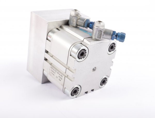 FESTO Kompaktzylinder ADVU-63-20-A-PA 156647 #used