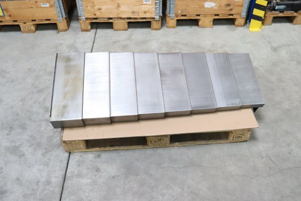 Hennig Teleskopabdeckung Führungsbahnabdeckung Achsabdeckung X Achse links VK131000120/10  für Bridgeport VMC 1000/22