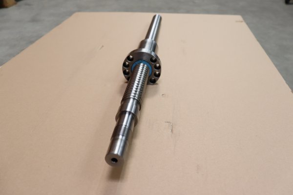 Kugelrollspindel Z-Achse aus DECKEL MAHO DC 50V #used