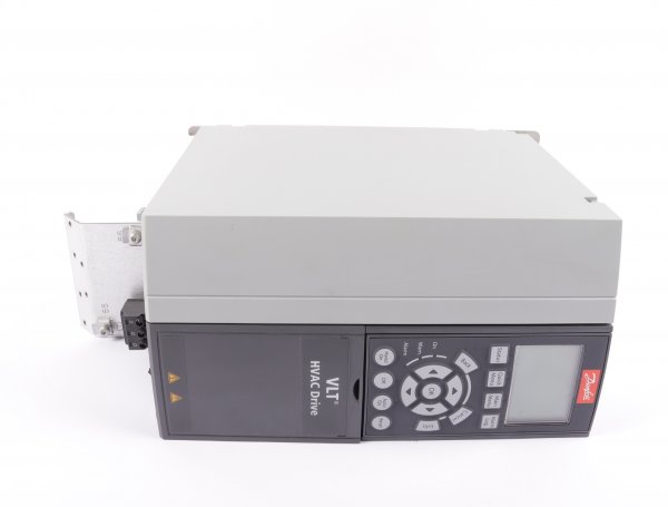 Danfoss Frequenzumrichter VLT HVAC Drive FC-102P7K5T4E20H1XGXXXXSXXXXAXBXCXXXXDX #used