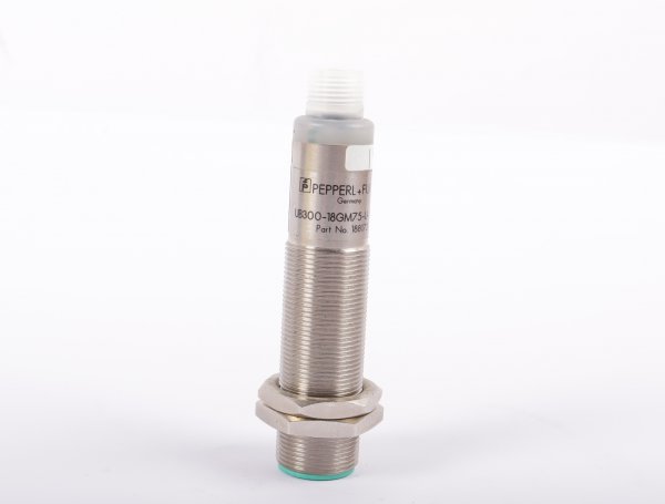 Pepperl + Fuchs Ultraschallsensor UB300-18GM75-U-V15-Y 188172 #new w/o box
