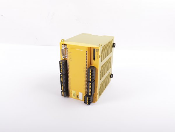 Pilz Sicherheitssteuerung PNOZ m1p 773100 #used
