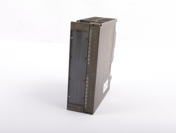 Siemens SIMATIC Digitalausgabe SM 322 6ES7322-1BH01-0AA0 E-Stand:02 #used