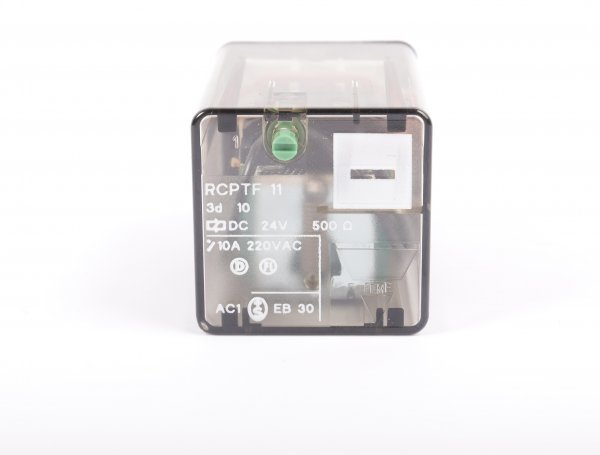 Feme Relais Steckrelais RCPTF 11 24V 10A220V #used