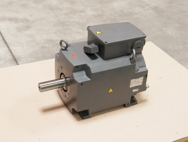 Siemens SIMOTICS M Kompakt-Asynchronmotor Servomotor 1PH8133-1DF20-0CA1-Z Z=V90