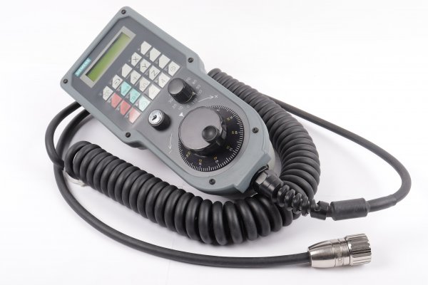 Siemens Sinumerik NCU 840D 6FX2007-1AC03 Bedienhandgerät B-MPI Erz.-Stand: B