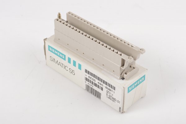 Siemens SIMATIC S5, SCHRAUBSTECKER 40-POLIG FUER S5-90, -95, -100U 6ES5490-8MB11 unbenutzt